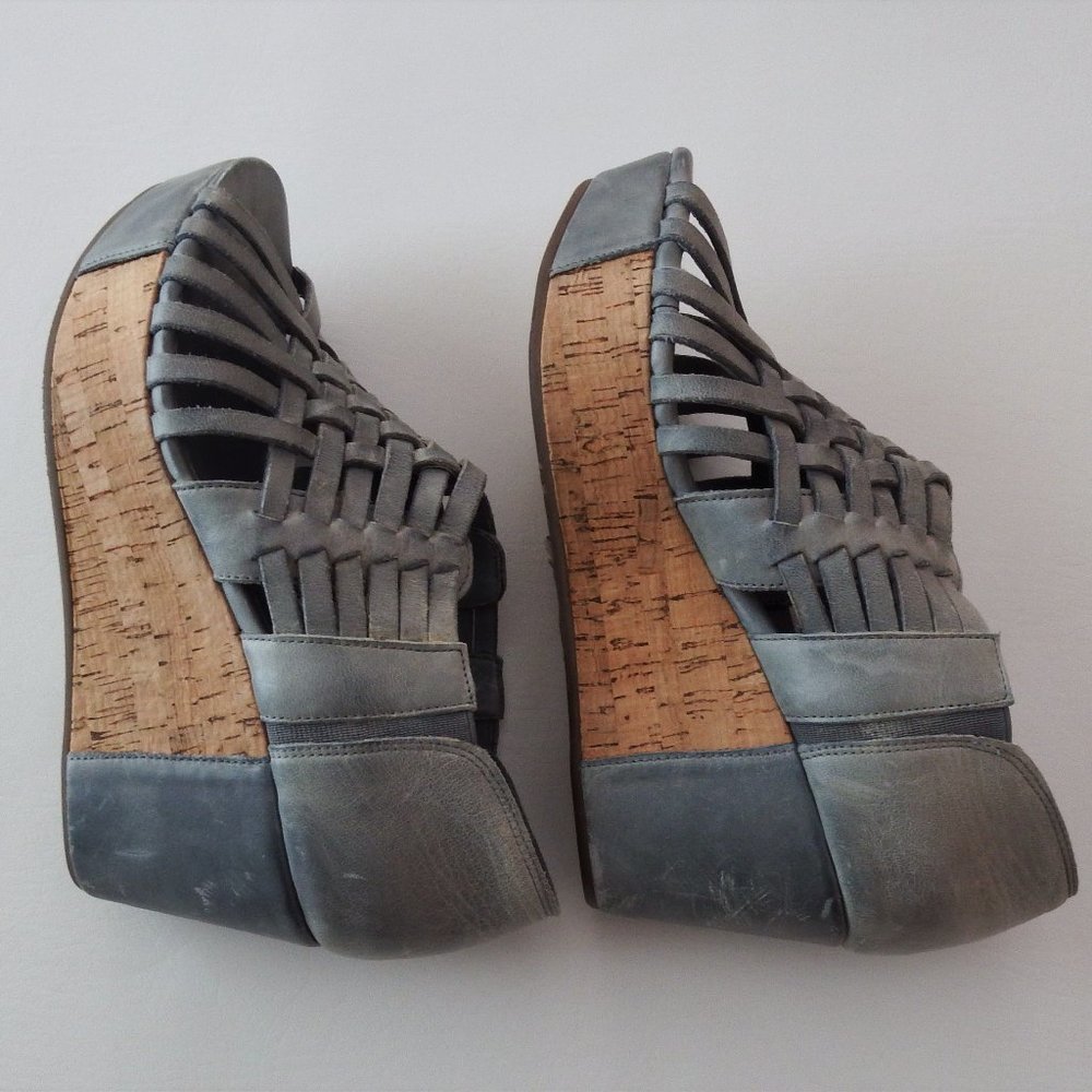 Chocolat Blu Woven Leather Cork Wedge Sandals Size 6 Gray
